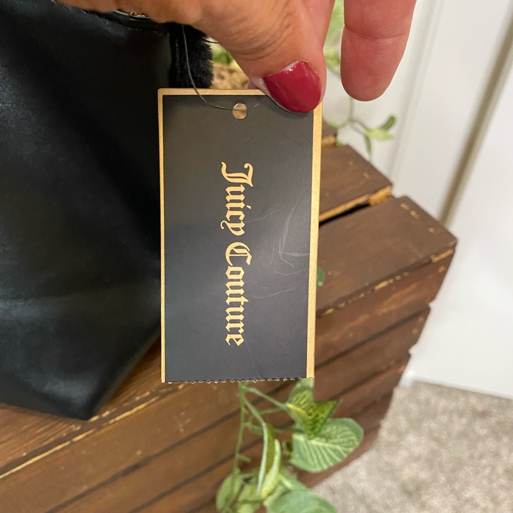 New!  Juicy Couture Black Faux Fur Cosmetic Bag - Picture 9 of 15